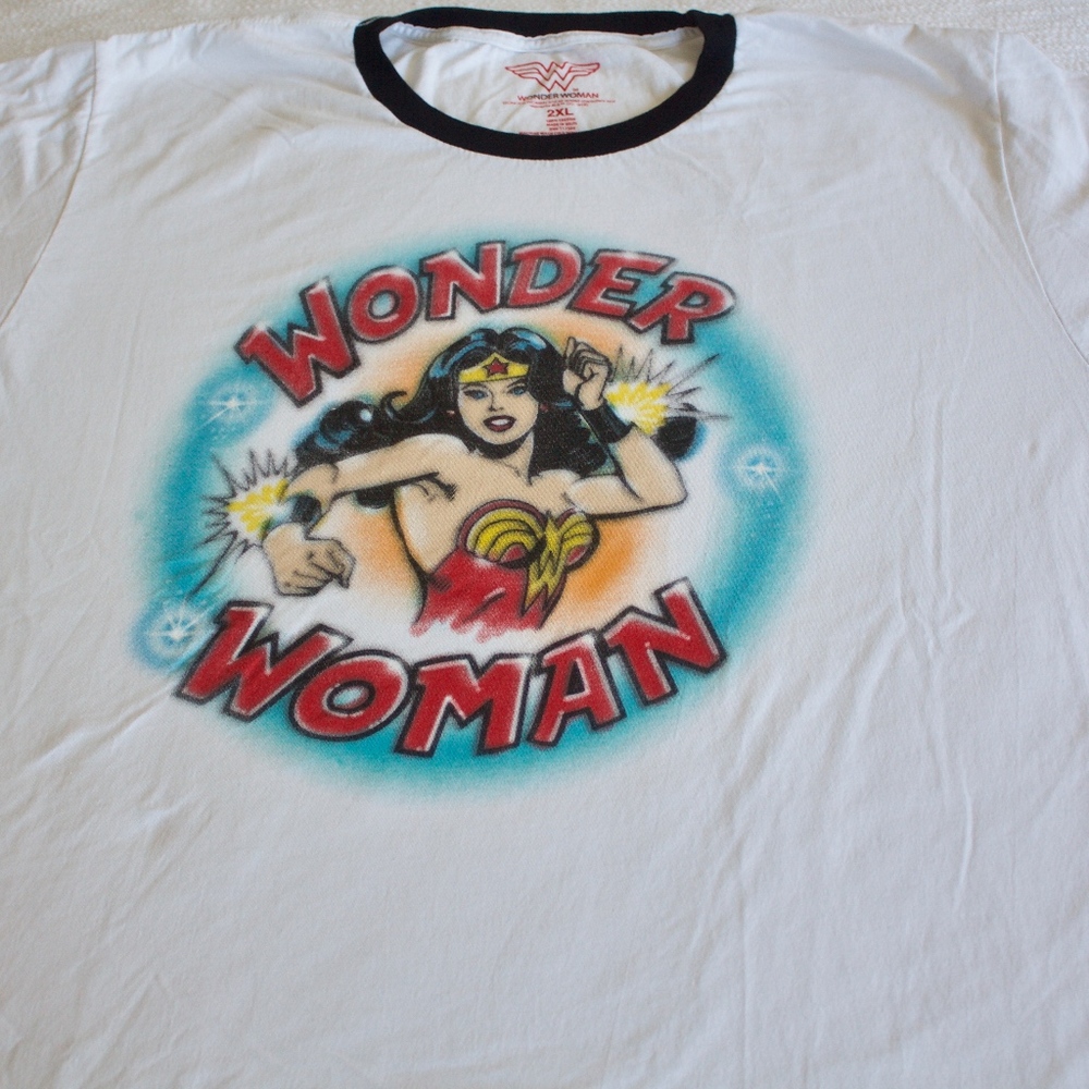 Wonder Woman Tee - Picture 2 of 4